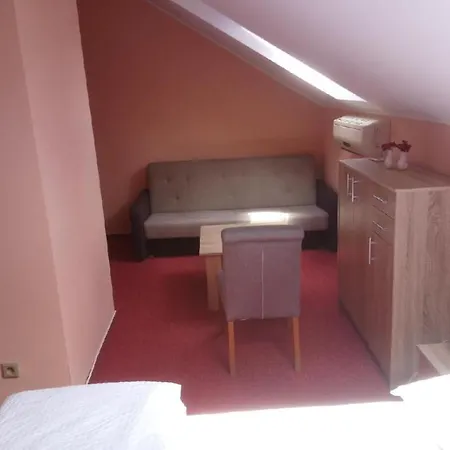 Restaurace-pension-vinarstvi U Stastnych