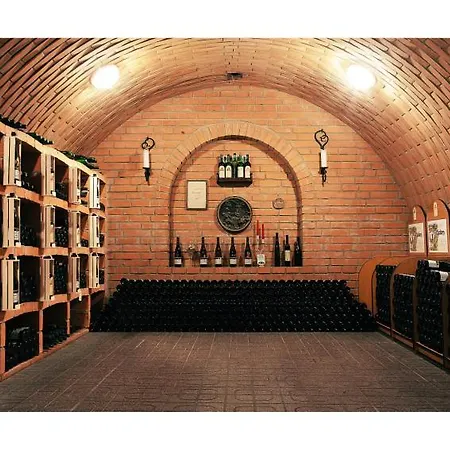 Restaurace-pension-vinarstvi U Stastnych Mistrin