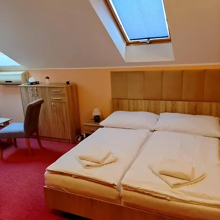 Restaurace-pension-vinarstvi U Stastnych Mistrin